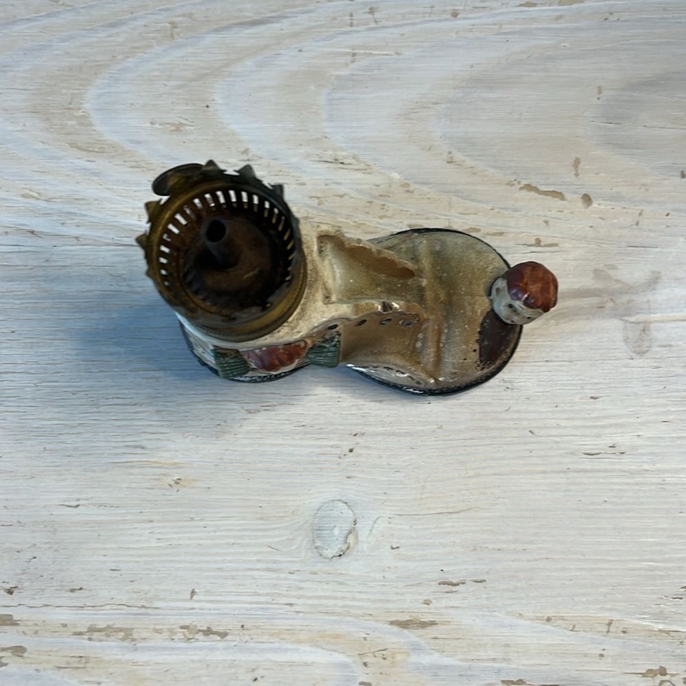 Vintage 1950-60's Little old women who lived in a shoe
Oil lamp Hand painted - Picture 3 of 6